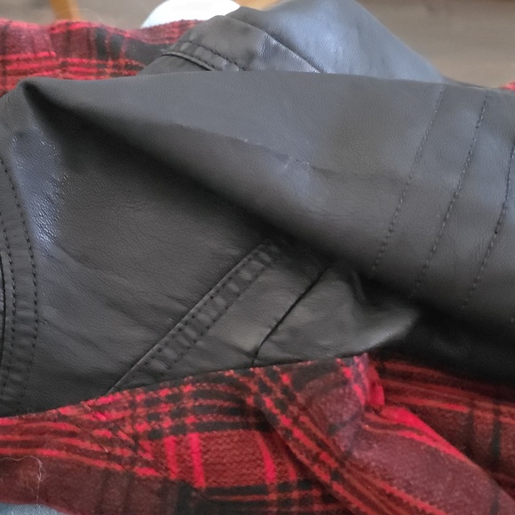 Ci Sono - Women's Red And Black Plaid Wool And Faux Leather Jacket - Size Medium - Picture 6 of 6